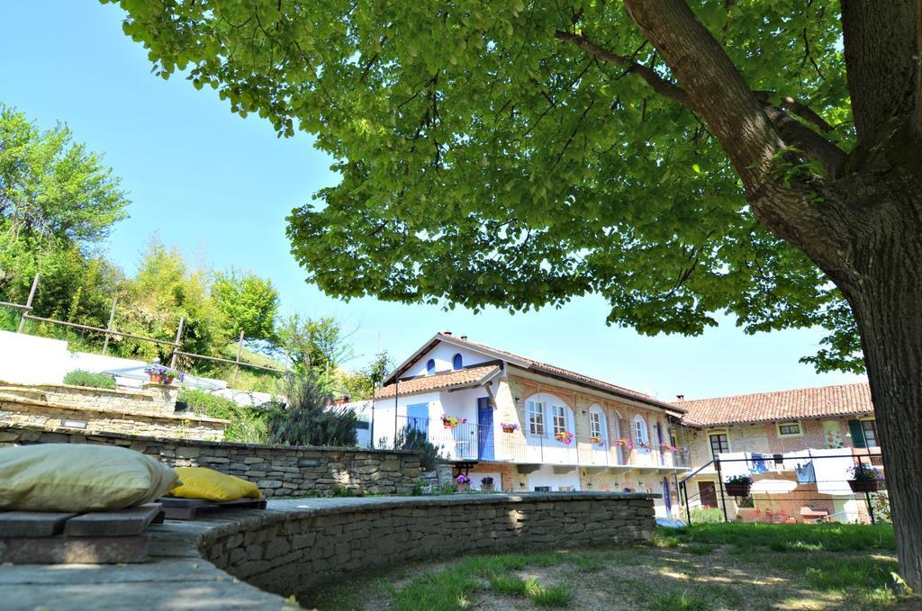 Cascina Il Convivio Guest House Diano d'Alba Exterior photo